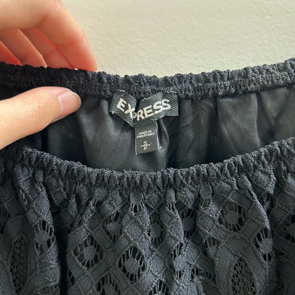 Lace over shoulder top - Picture 2 of 6